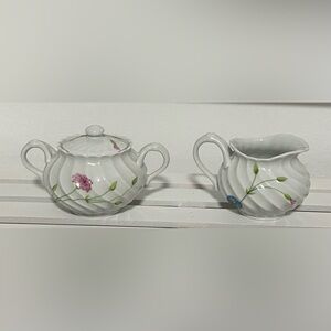 Set Of 2 Vintage Haviland Limoges Demitasse Vase And Saucers